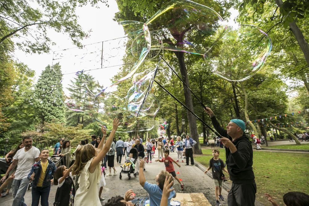 Ambiente y juegos infantiles en el Bombé