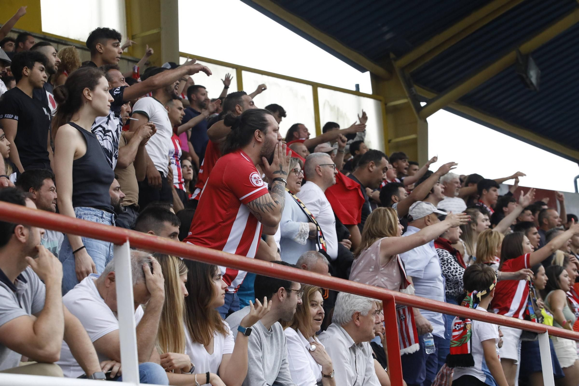 L'Entregu se queda con la miel en los labios: el conjunto del Nuevo Nalón cae por 2-0 ante La Unión y se queda sin ascenso