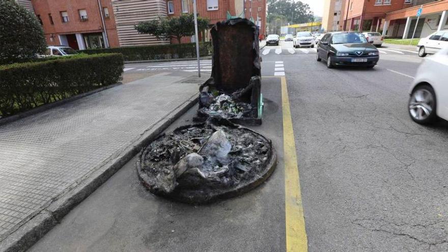 Incendian dos contenedores en el polígono de La Magdalena