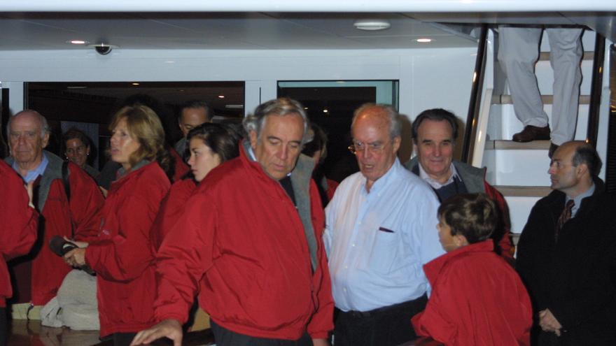 Cuando Mallorca era la sede estival de Ferrovial y el yate Alcor, el palacio flotante de Rafael del Pino en Puerto Portals