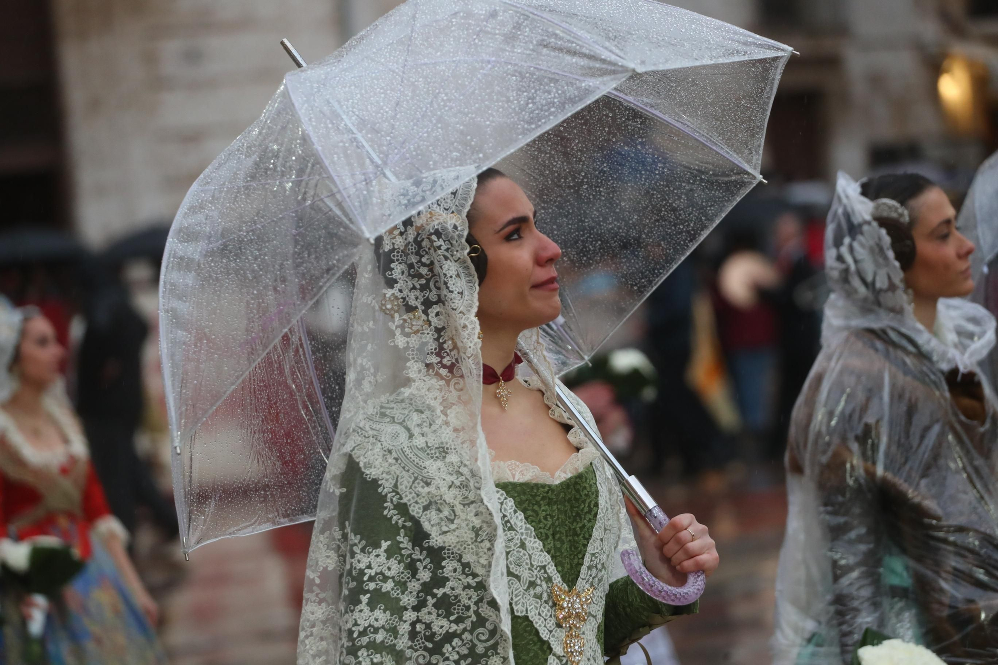 Búscate en el primer día de ofrenda por la calle de la Paz (entre las 18:00 a las 19:00 horas)