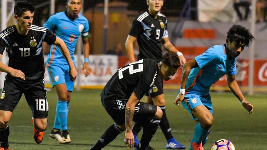 Primera derrota argentina y primer triunfo hindú.