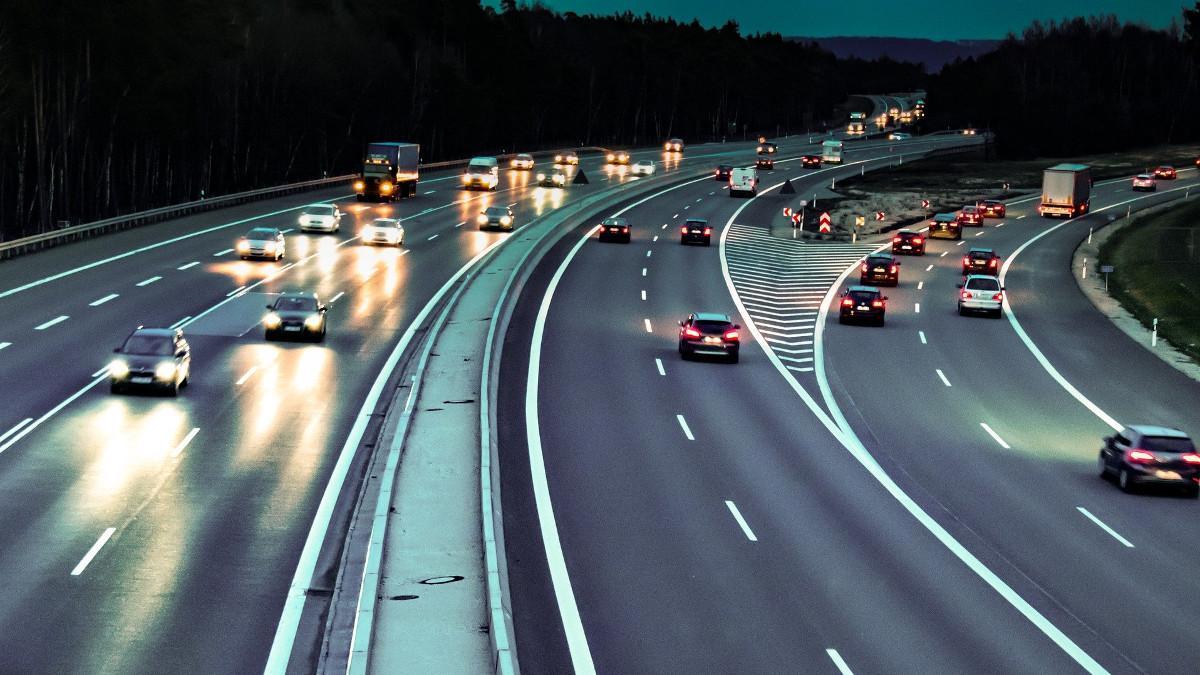 DGT: ¿Para qué sirve el carril izquierdo y a qué velocidad has de circular? DGT: ¿Para qué sirve el carril izquierdo y a qué velocidad has de circular?