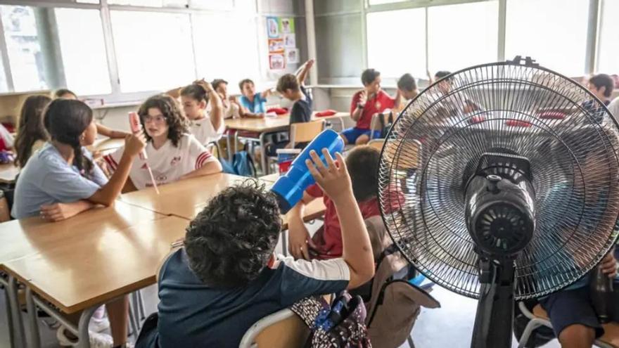Así es el protocolo en los colegios de Canarias para las olas de calor