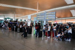 Los pilotos de Vueling cederán horas libres para cubrir la planificación