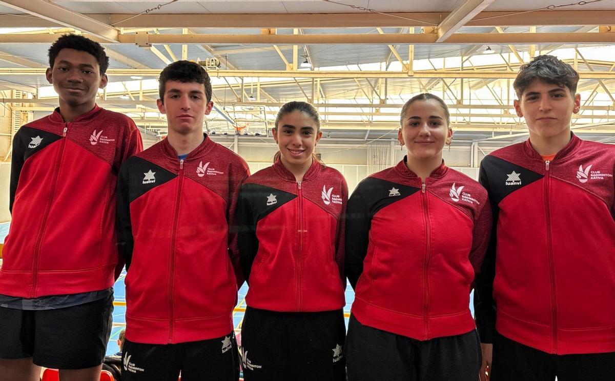 Deportistas del Bádminton Xàtiva en el torneo de Las Torres de Cotillas, en Murcia.
