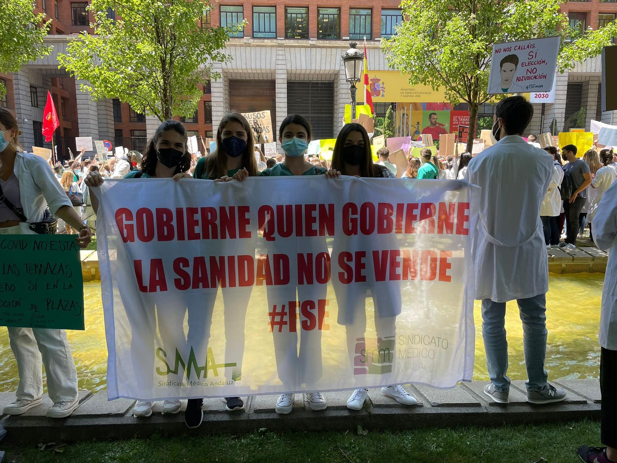 Médicos malagueños MIR protestan en Madrid por el cambio de criterio de Sanidad