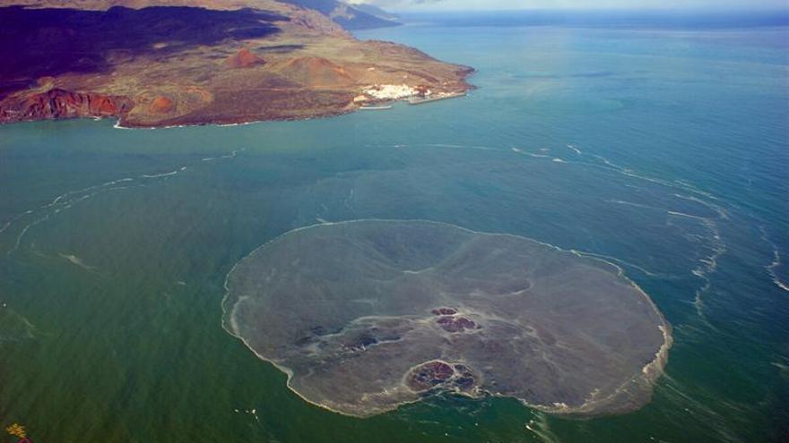 La erupción volcánica submarina de El Hierro formará un jardín de corales  blandos - El Día