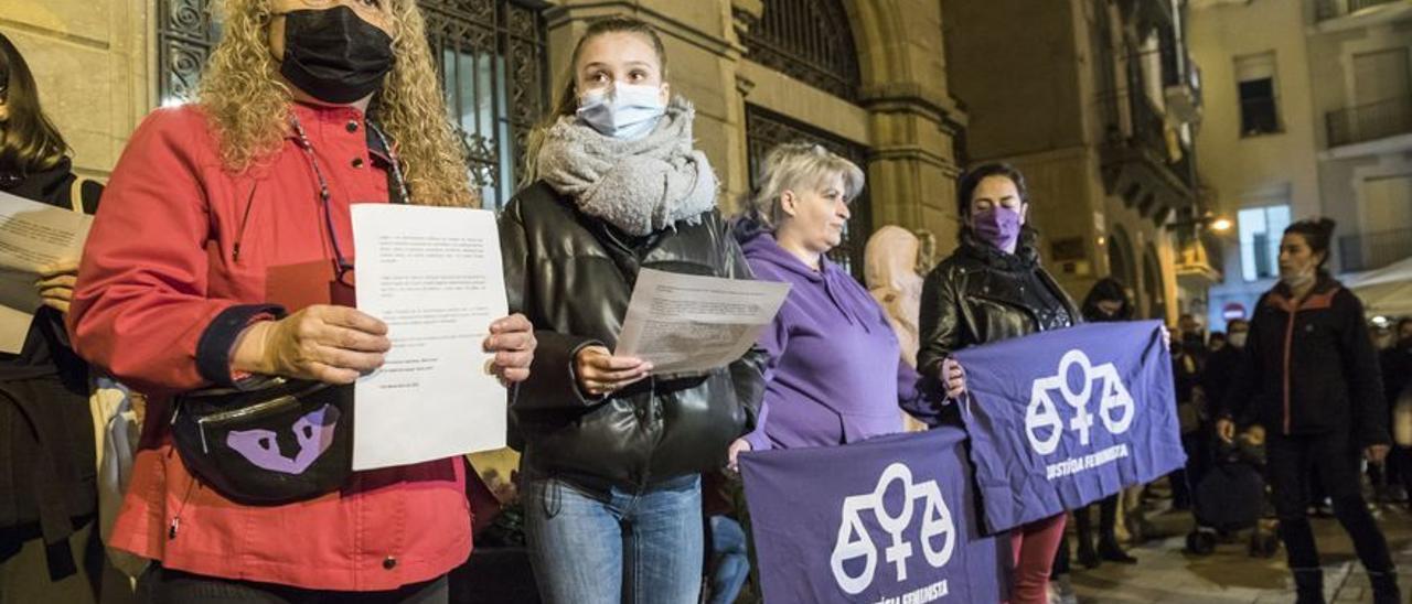 Imatge d&#039;arxiu d&#039;una manifestació a Igualada després de la violació de la menor de 16 anys