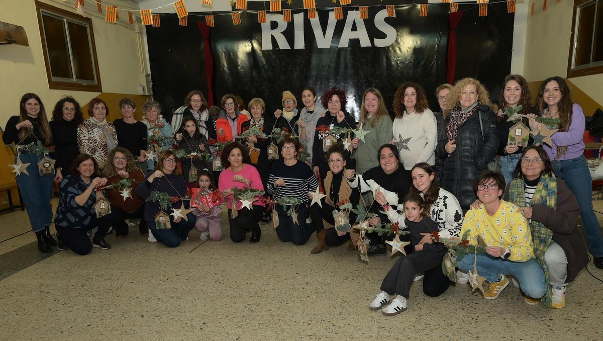 En Rivas los entretenidos talleres navideños reunieron tanto a mayores como a pequeños.