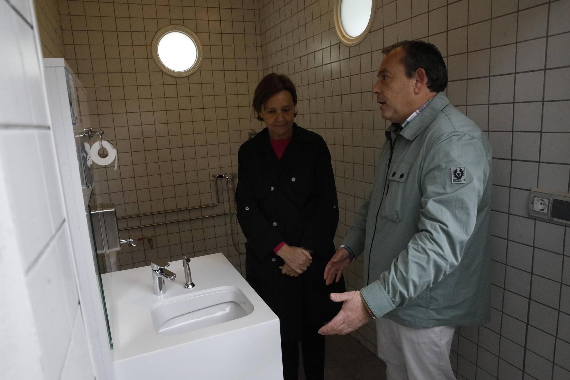 Así son los nuevos baños para personas ostomizadas en Gijón (en imágenes)