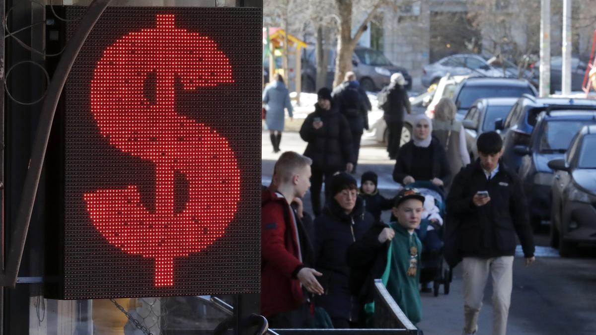 Las sanciones a Rusia funcionan pero se necesitan más, según los analistas ucranianos.