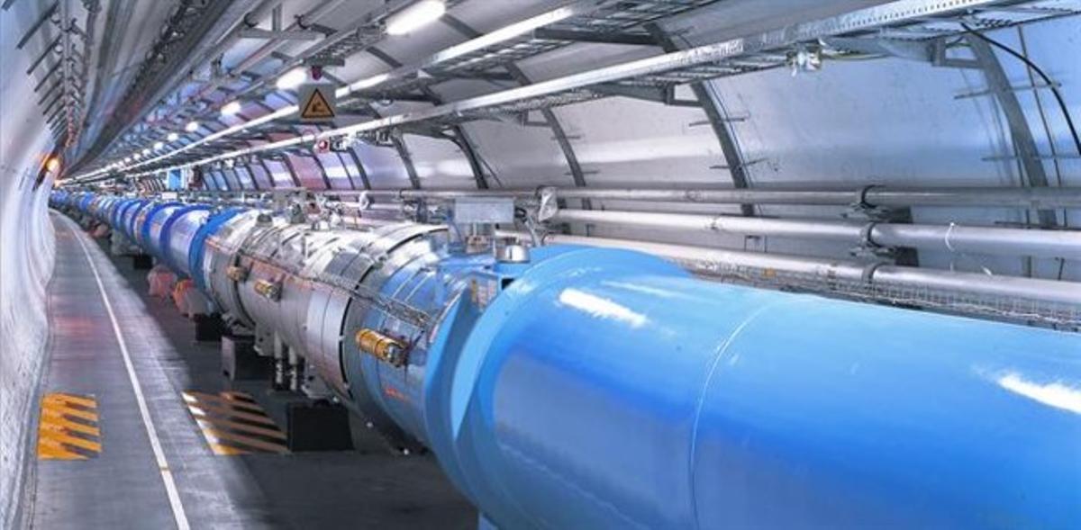 El túnel del CERN per on circulenels protons a la velocitat de la llum.