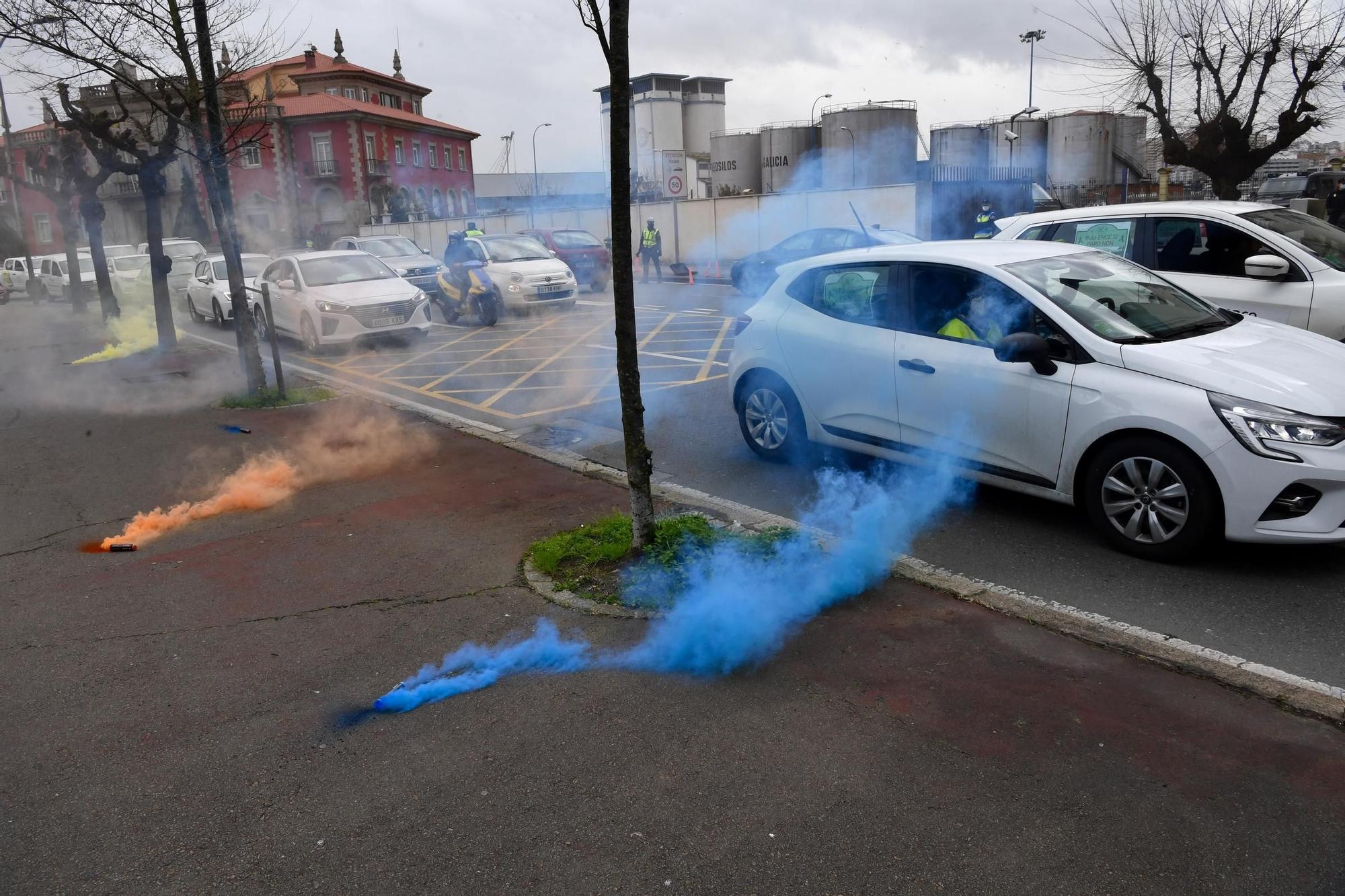 Una caravana de vehículos contra la ley de cambio climático llega a A Coruña