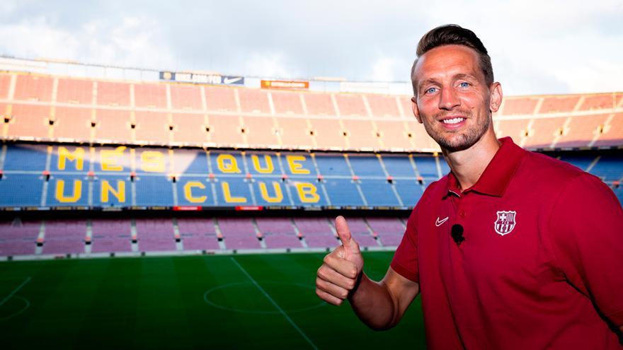 Así fue el tour de Luuk de Jong por el Camp Nou