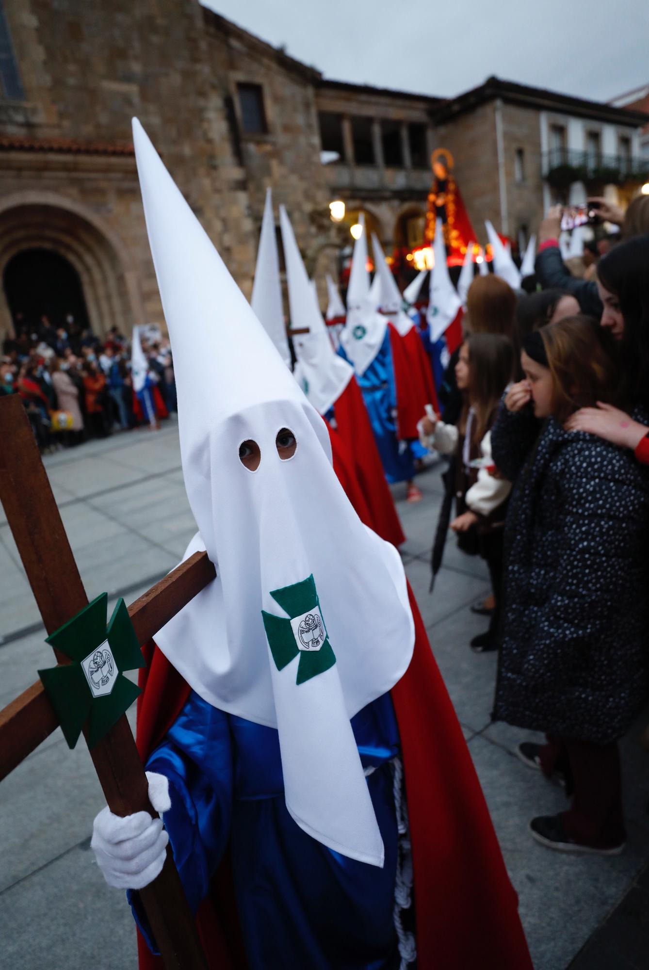 EN IMÁGENES: Así fue la procesión del Santo Encuentro de Avilés