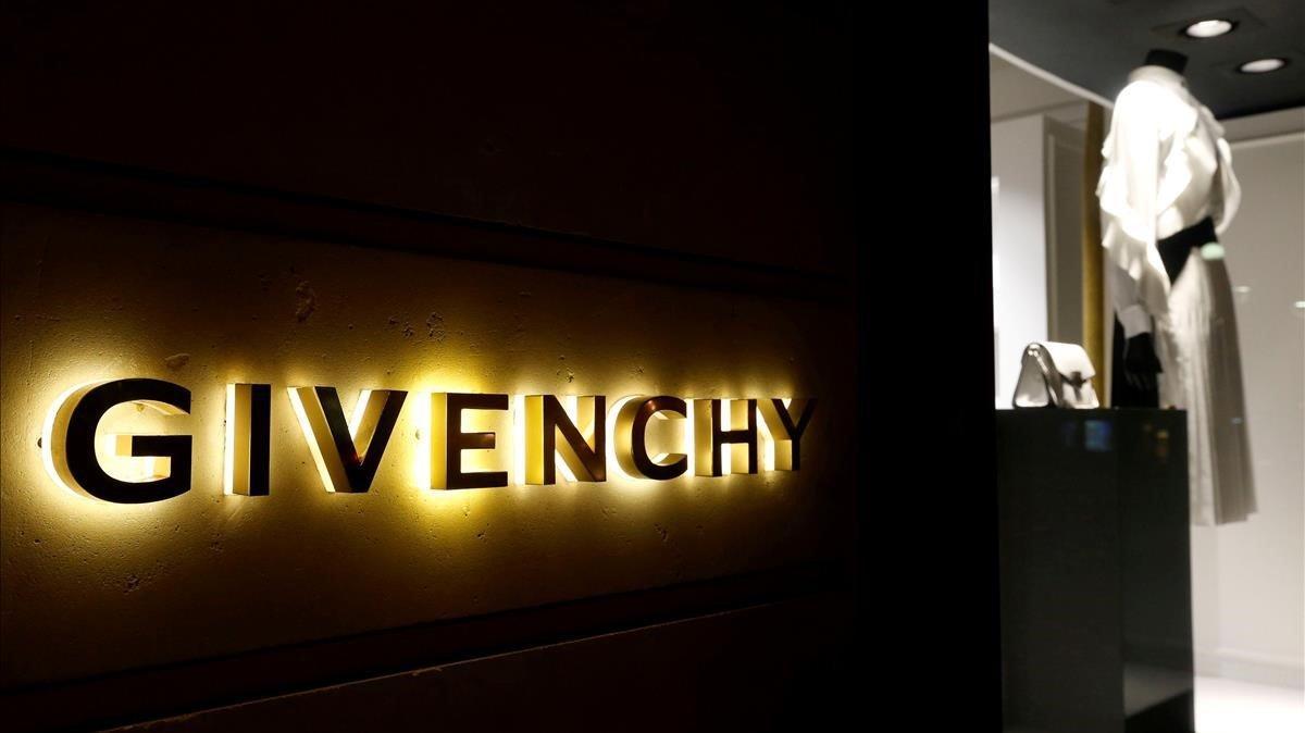 zentauroepp53766223 file photo  outside view of a french fashion house givenchy 200615203001