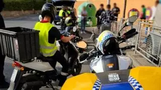 Elda sanciona a 15 conductores de motocicletas y patinetes eléctricos