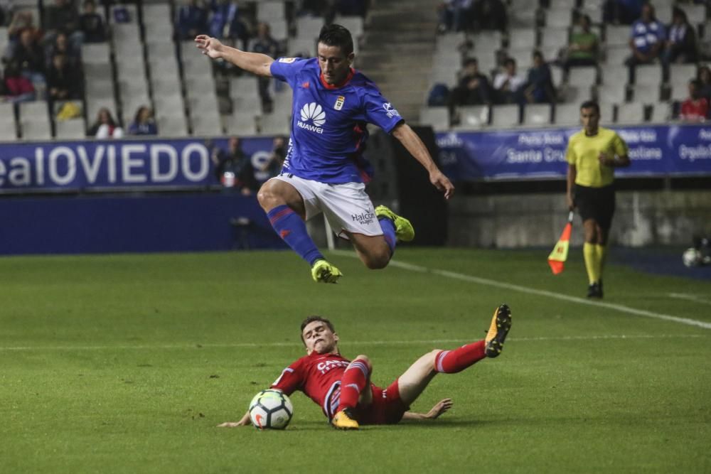 El partido entre el Oviedo y el Zaragoza, en imágenes