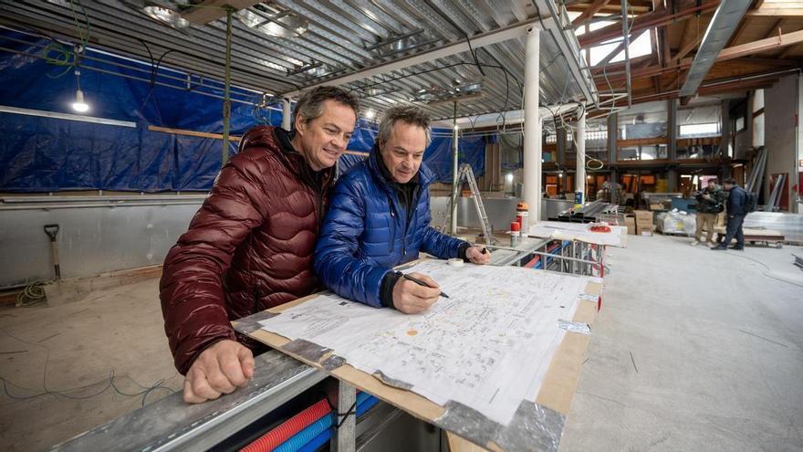Los Hermanos Torres llevan la brasa y el espíritu canalla al corazón del Mercat de Santa Caterina con su nueva Parada Torres