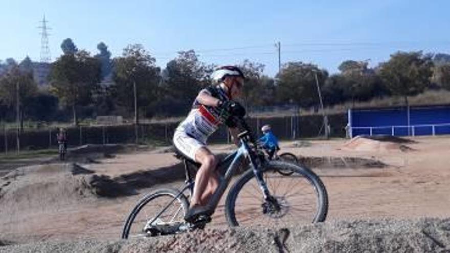 Un dels aprenentatges de l&#039;Escola Ciclisme Manresa és la BTT