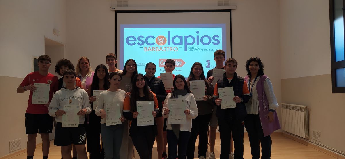 Entrega de diplomas Cambridge en el colegio San José de Calasanz de Barbastro.
