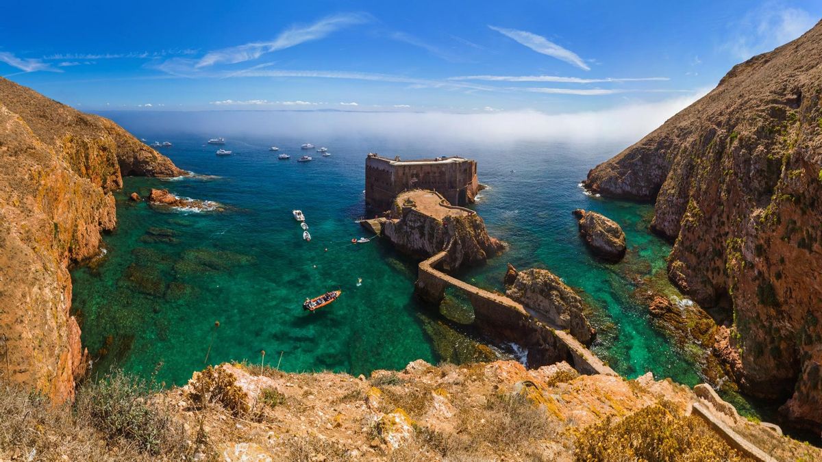 Aguas cristalinas, cuevas inaccesibles y un antiguo monasterio asaltado por piratas: secretos de las Berlengas