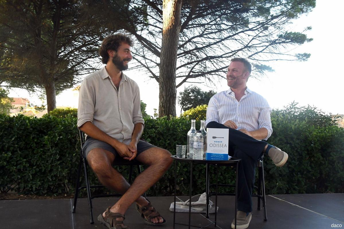 Conversa sobre l’Odissea a Empúries entre Pau Sabaté, traductor de l’obra, i Roger Aluja, editor i autor del pròleg