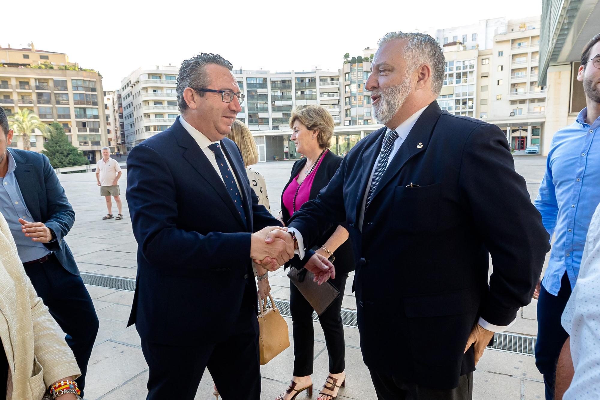 Dos expertos y el hijo del exalcalde analizan la vida y acciones que llevó a cabo en la ciudad, muchas de ellas para impulsar el destino turístico | La mesa redonda, organizada por Cultura y la Fundación Frax, está enmarcada en el "Año Pedro Zaragoza"