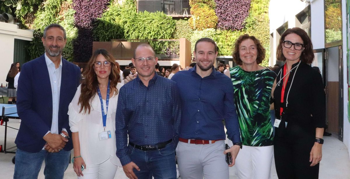 Los profesores del CEU que han participado en la I Olimpiada de Biología
