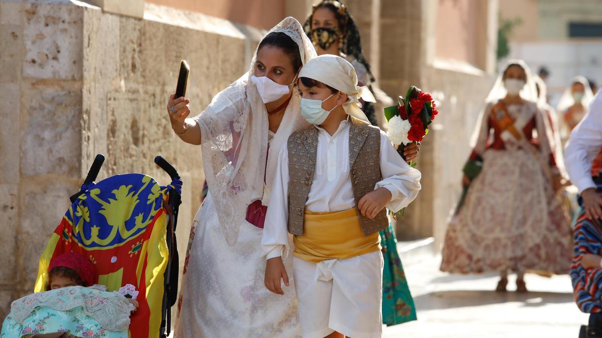 Búscate en el segundo día de Ofrenda por las calles del Mar y Avellanas entre las 9:00 y 10:00 horas