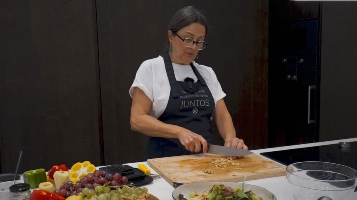 Loles García enseñará en el programa de hoy cómo preparar una original y fresca ensalada de uvas.