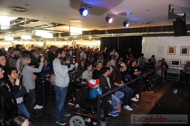 Ruth Lorenzo presenta 'Loveaholic' en la FNAC de Nueva Condomina