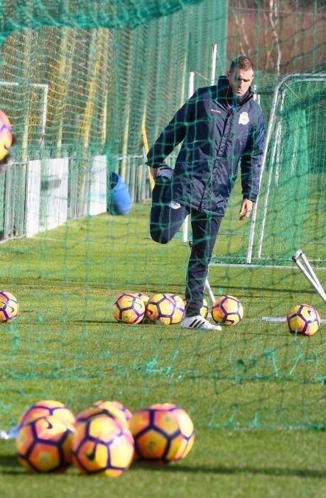 Primer entrenamiento del Deportivo con los 23 definitivos a disposición de Gaizka