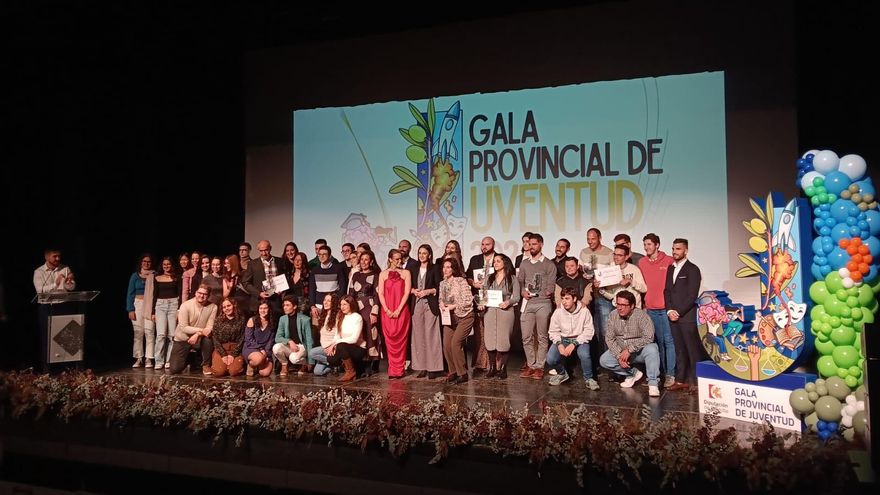 Cabra acoge la entrega de los primeros Premios Juventud de la Diputación