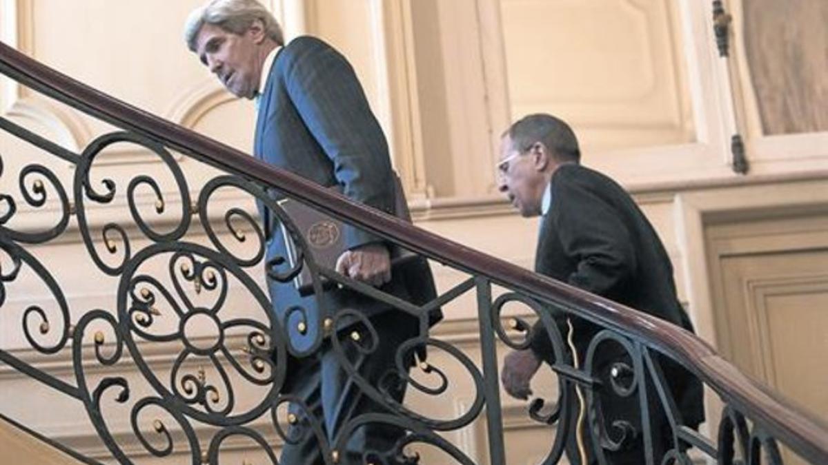 Kerry y Lavrov, ayer, en la Embajada de Rusia en París.