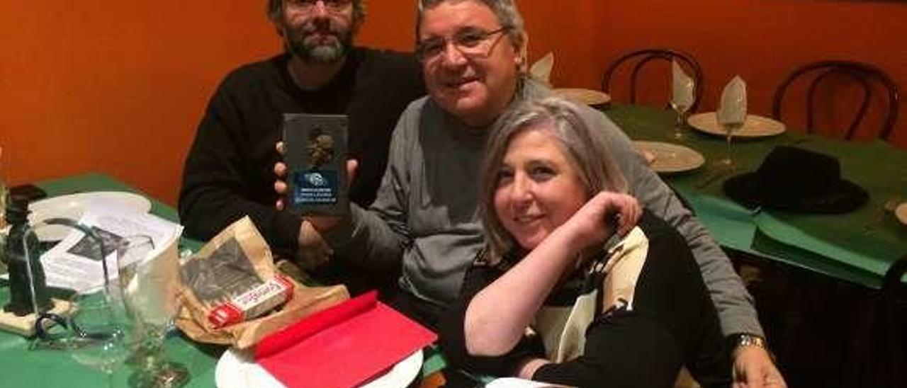 Jorge Iván Argiz, Román Antonio Álvarez y Cristina Macía, ayer, en Avilés.