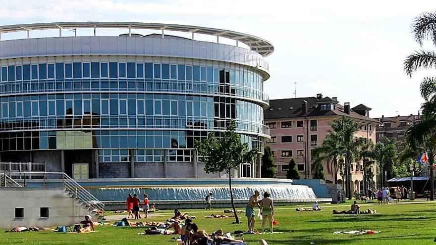 La fuente de la EMA, con agua.