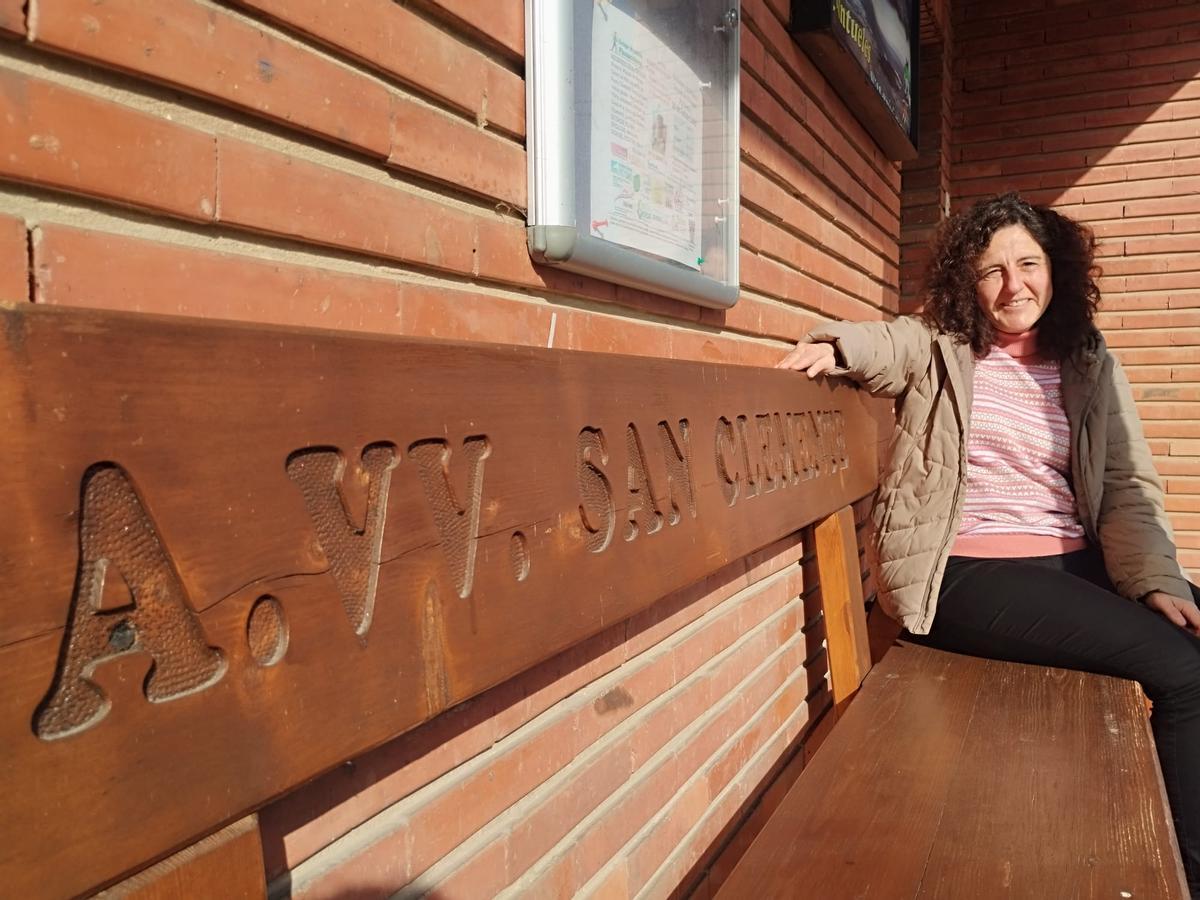 Yolanda Cotiello en la sede de la asociación vecinal.