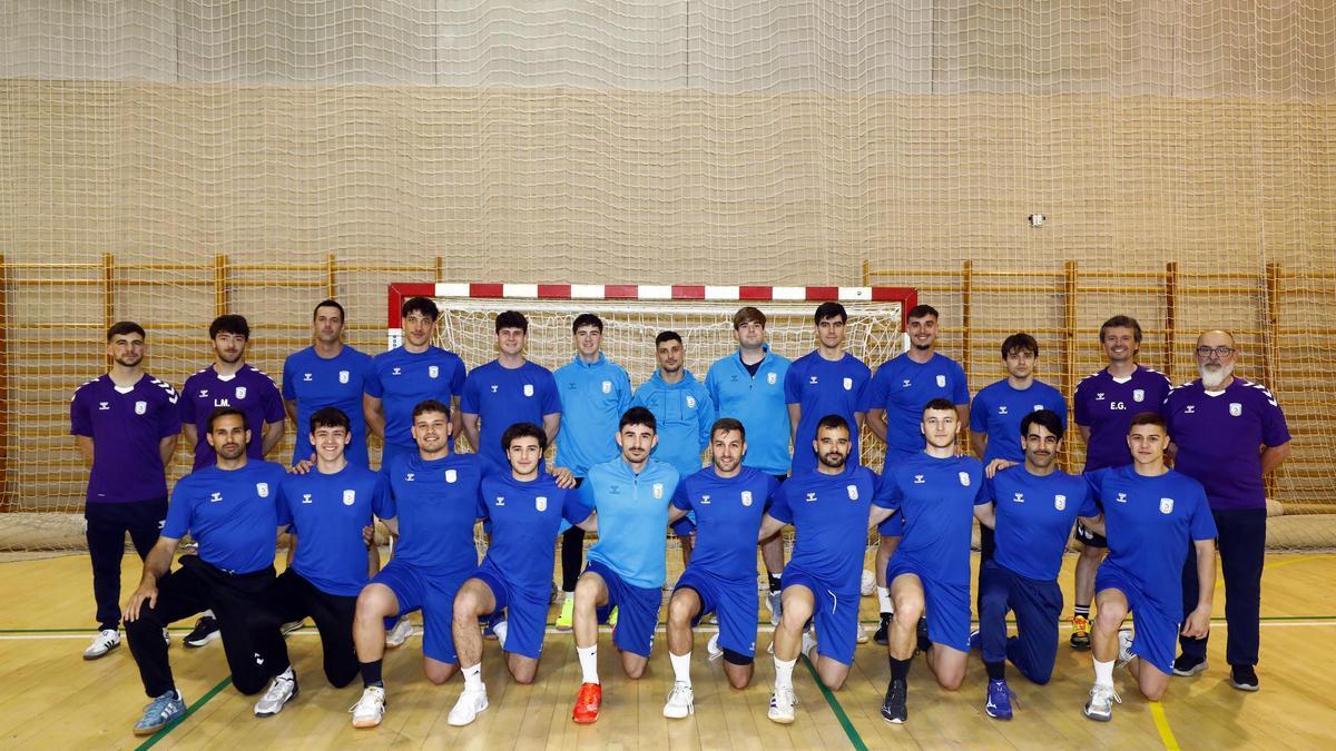 La plantilla del Contazara, en un entrenamiento reciente.