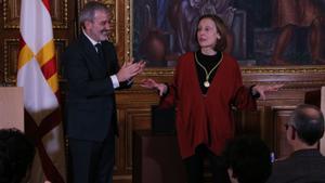 Carme Elias rep la Medalla d’Or  de Barcelona