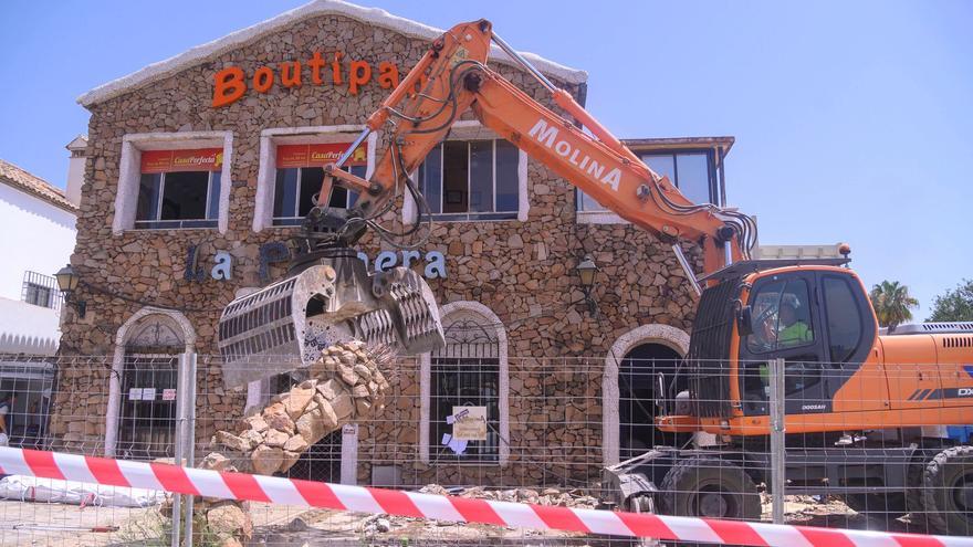 Comienza el derribo de la Boutipan para levantar un Taco Bell en El Brillante