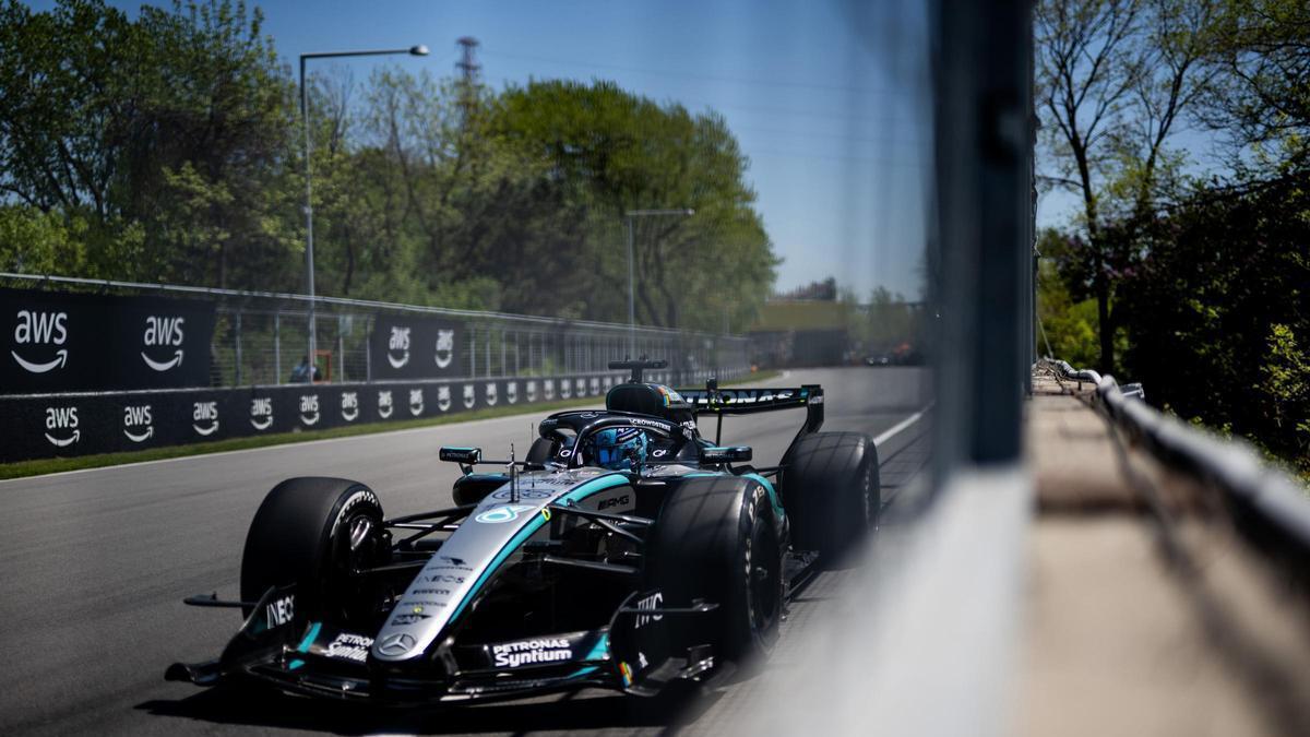 Russell gana la sprint en Canadá , saltan 'chispas' en Mercedes y Alonso abandona
