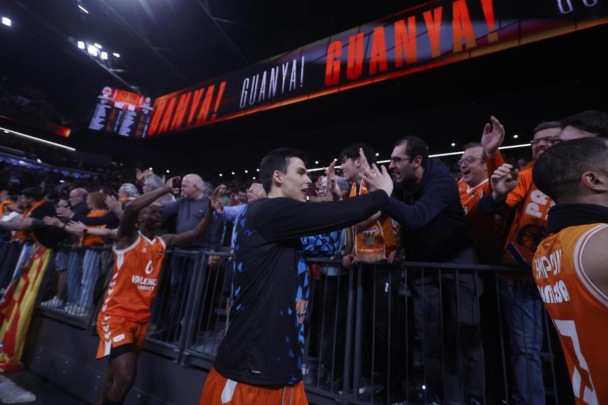 Todas las fotos del Valencia Basket - Olimpia Milano en el Roig Arena
