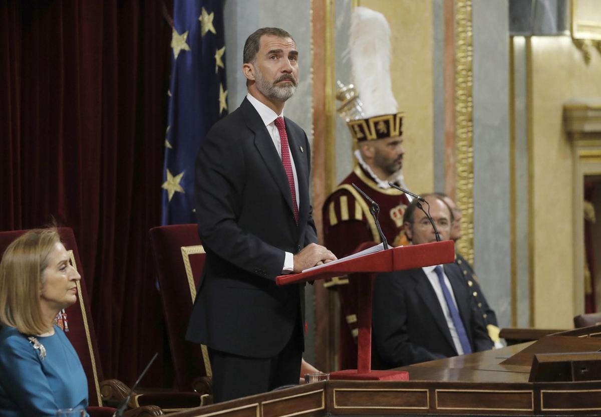 GRA167  MADRID  28 06 2017 - El rey Felipe VI  durante el discurso que pronuncio en el Congreso de los Diputados donde los monarcas han presidido la sesion solemne de la conmemoracion del 40 aniversario de las elecciones de 1977  EFE Juan Carlos Hidalgo