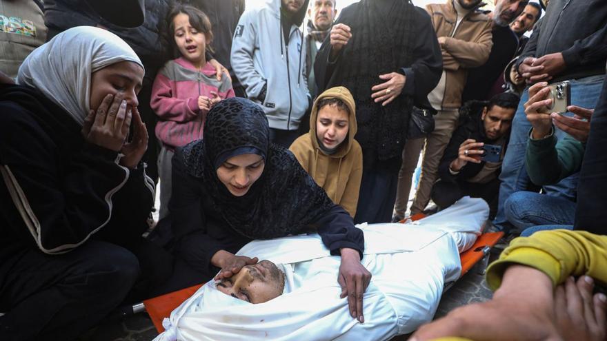 Un bombardeig israelià a Gaza mata 23 persones, inclosos quatre nens i un nadó