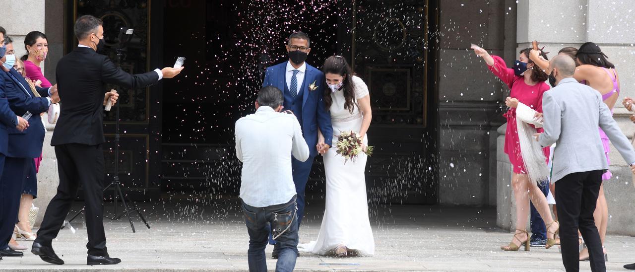 Boda civil celebrada en el consistorio de A Coruña