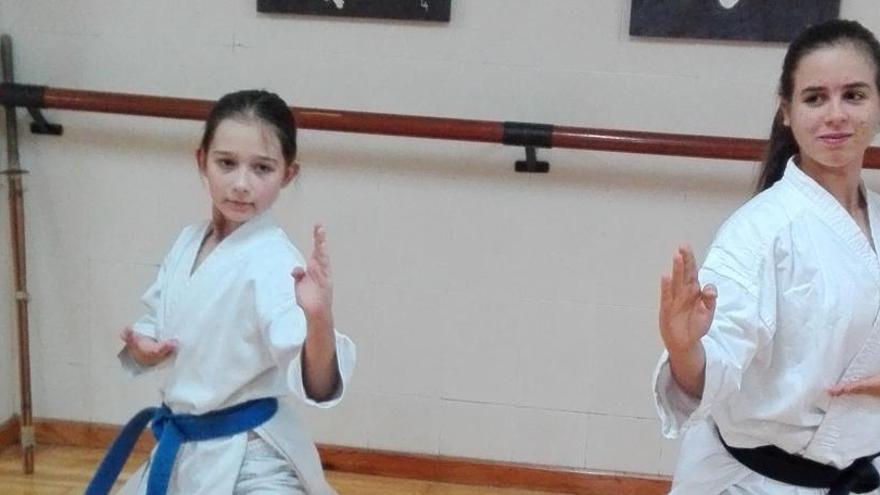 Tatyana Korchynska y Sofía Chazarra, en un entrenamiento