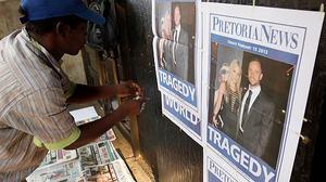 La policia ha trobat un bat amb restes de sang a casa de l’atleta Oscar Pistorius.