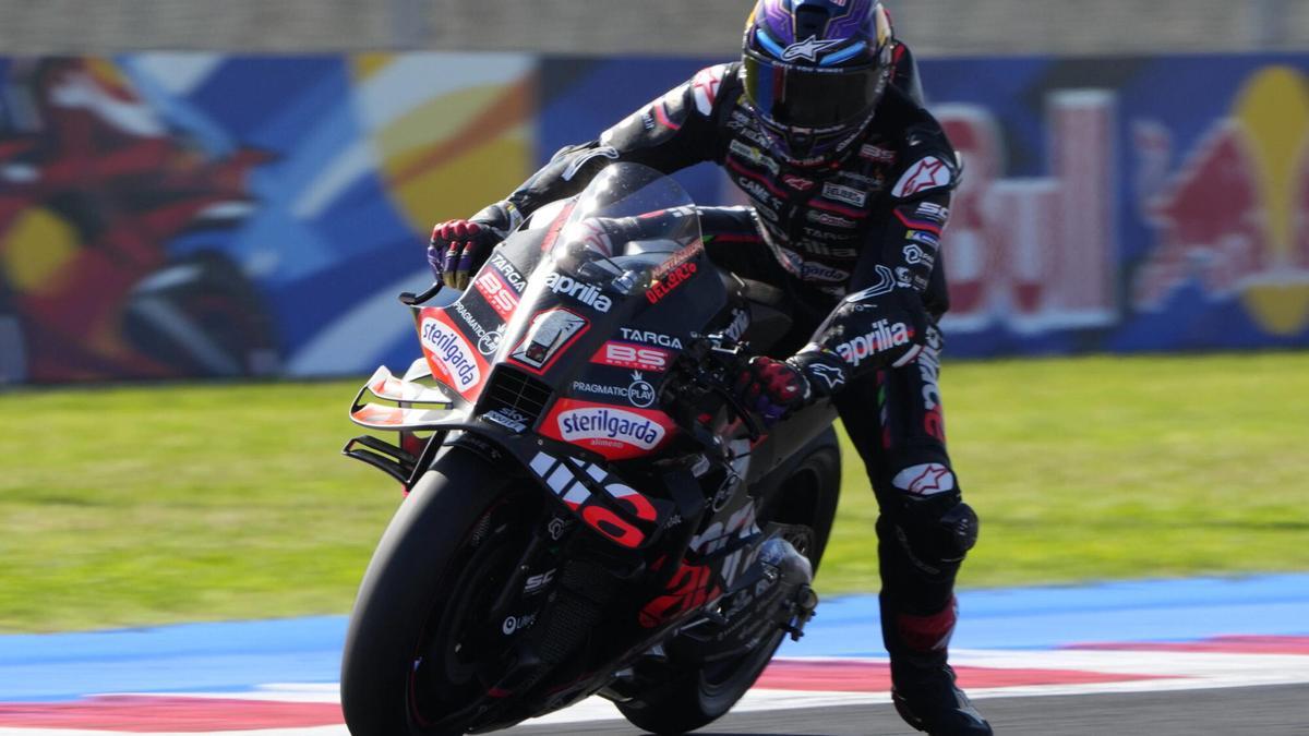 Misano Adriatico (Italy), 12/09/2025.- Jorge Martin of Spain and Aprilia Racing rides on track during free practice 1 of the MotoGP Grand Prix of San Marino and the Rimini Riviera at Misano World Circuit Marco Simoncelli in Misano Adriatico, Italy, 12 September 2025. (Motociclismo, Italia, España) EFE/EPA/DANILO DI GIOVANNI